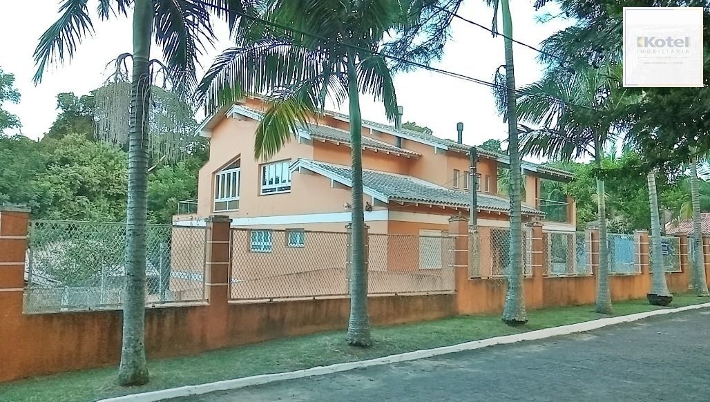 Casa no Condomínio Cantegril com 1.080m2 de terreno e 467m2 de área construída — foto 2