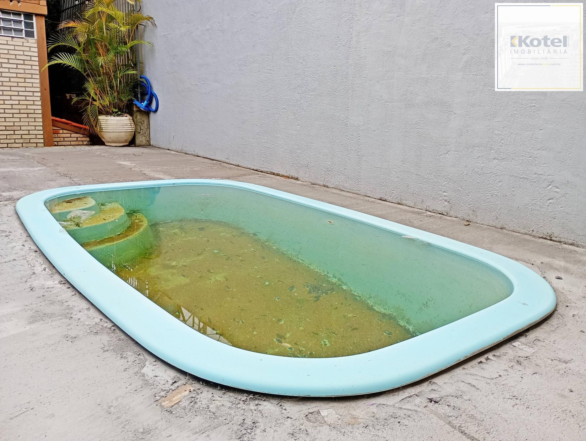 Casa com piscina e edícula — foto 5
