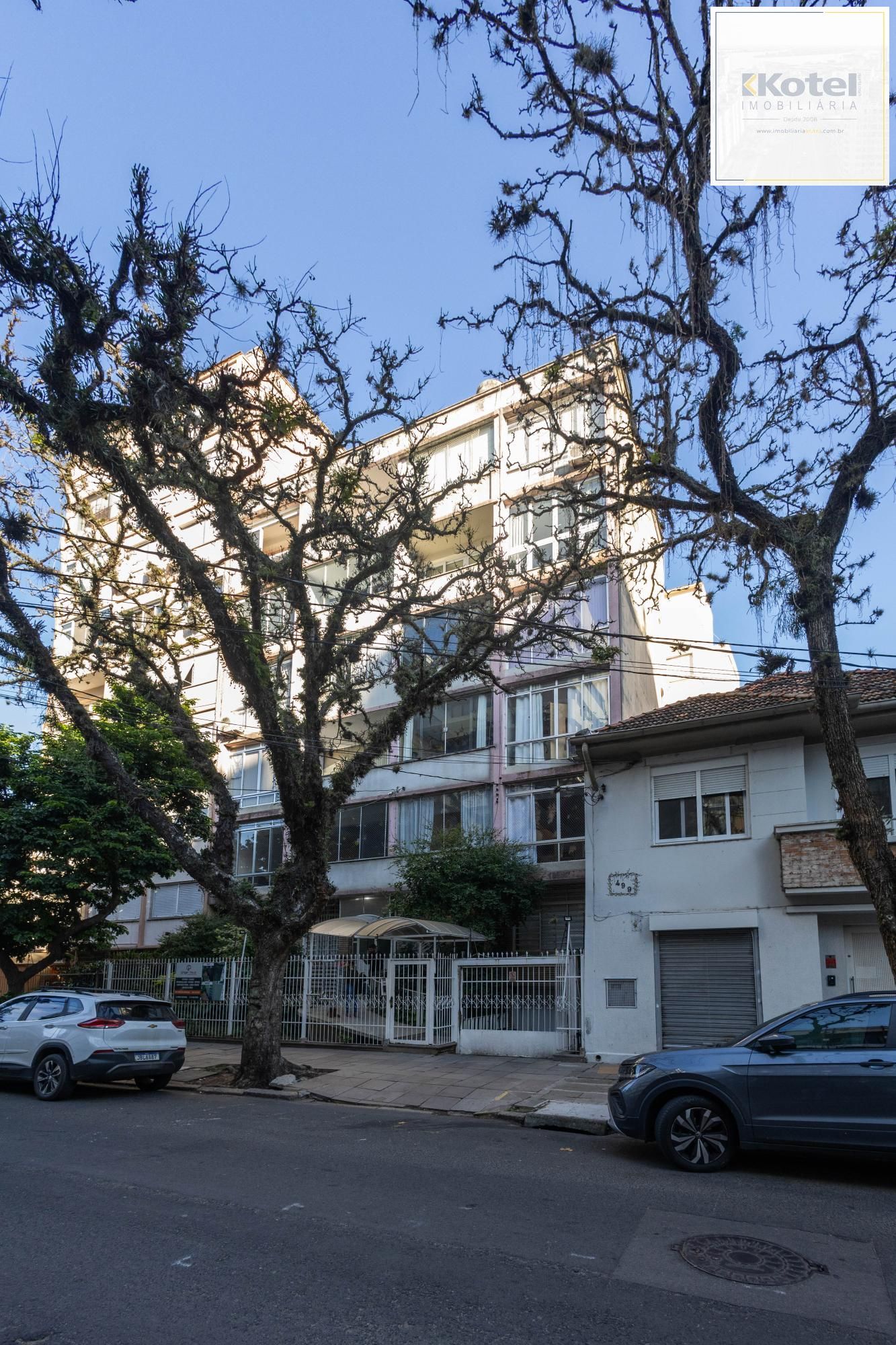 Apartamento totalmente reformado de 140m2 com vaga no Bom Fim
