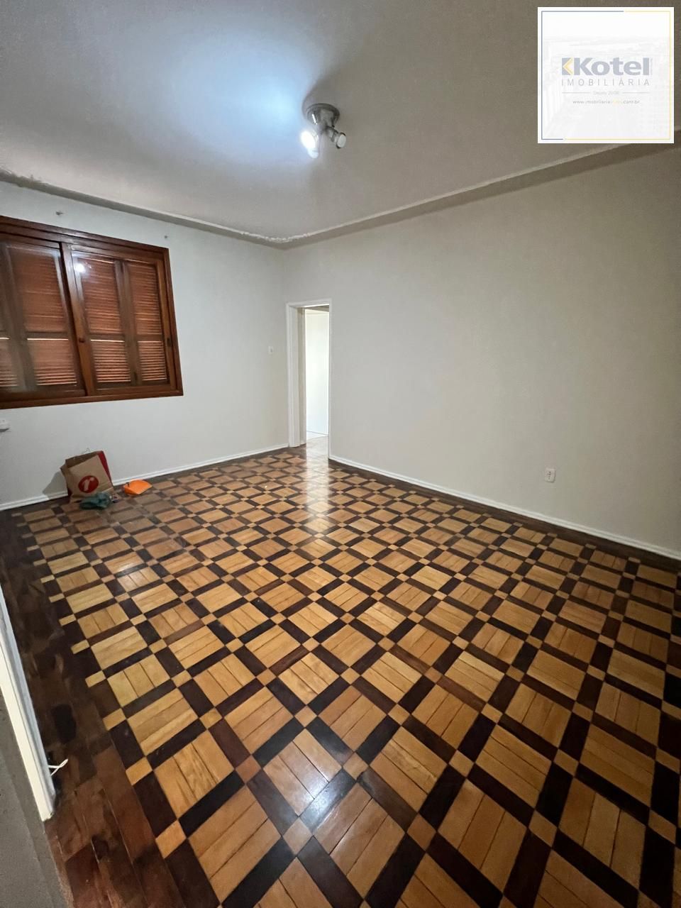 Venda, 2 quartos, 1 com sacada, de frente, dependência integrada a cozinha - ampla, , área de serviço com banho auxiliar
