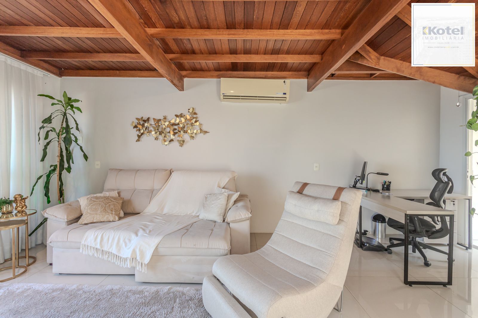 Casa com 3 suítes, Jacuzzi e vista panorâmica para o Guaíba