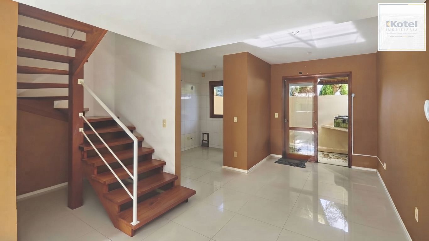 Casa de esquina em condominio fechado na Zona Sul