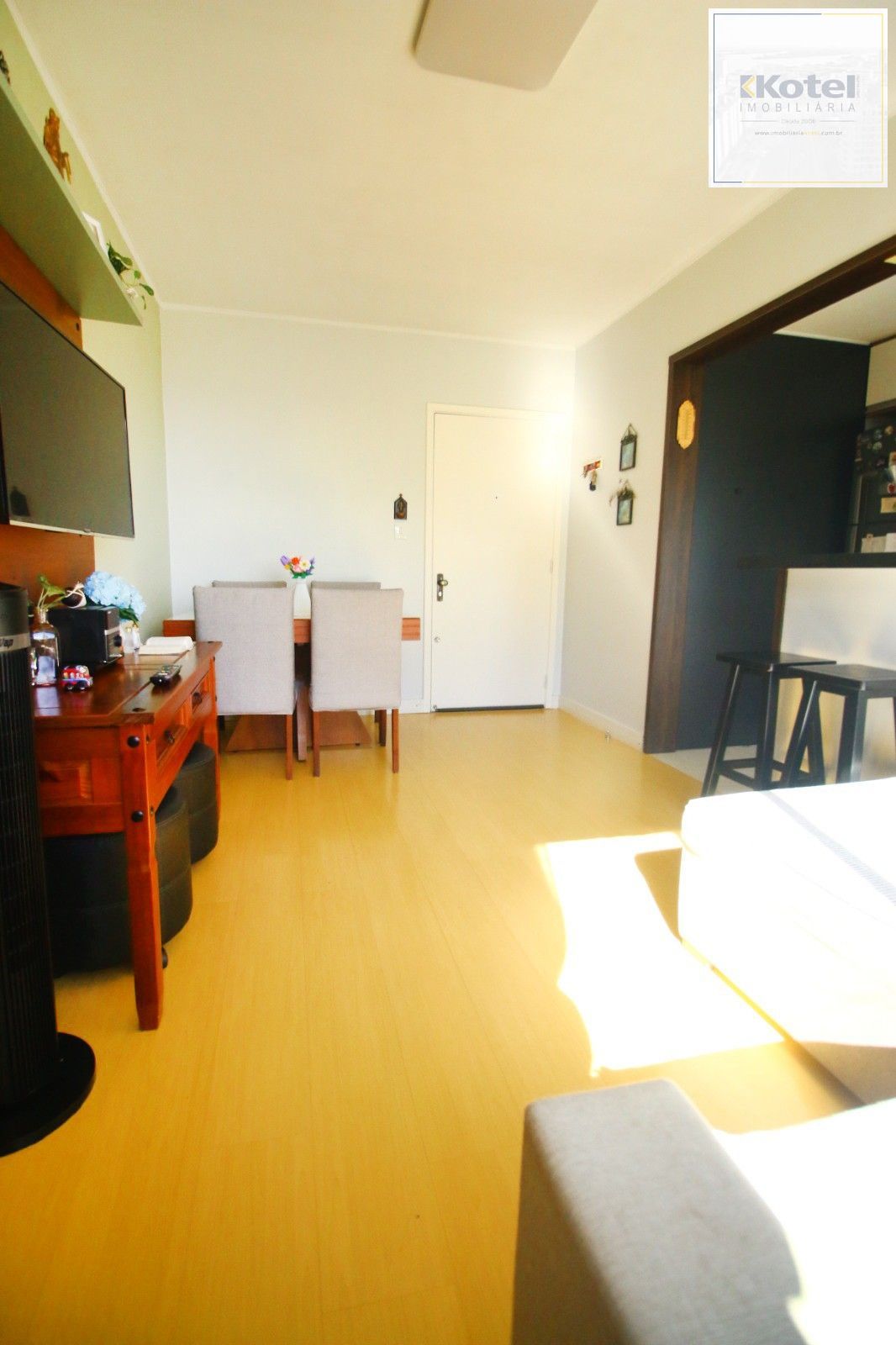 Apartamento Semi Mobiliado com Vista para Praça na Medianeira – 2 Dormitórios e Excelente Localização! — foto 5