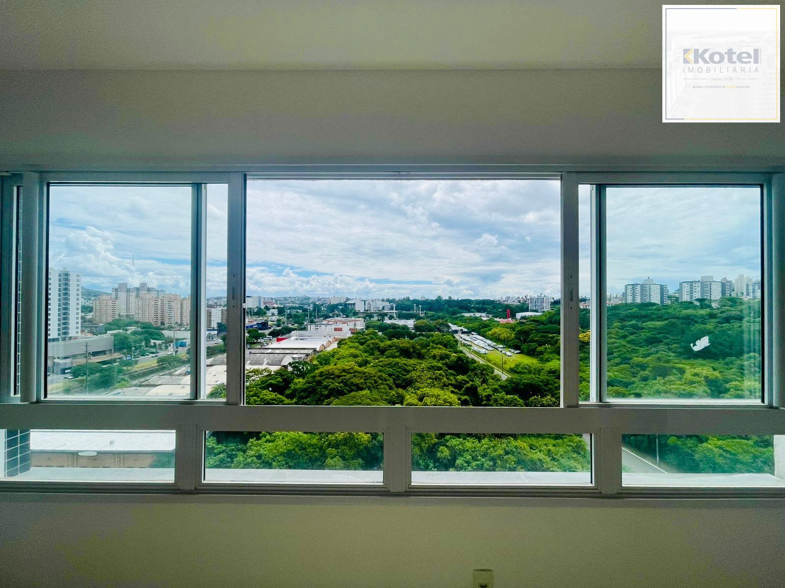 Apartamento com lareira, churrasqueira e 3 dormitórios no Central Park