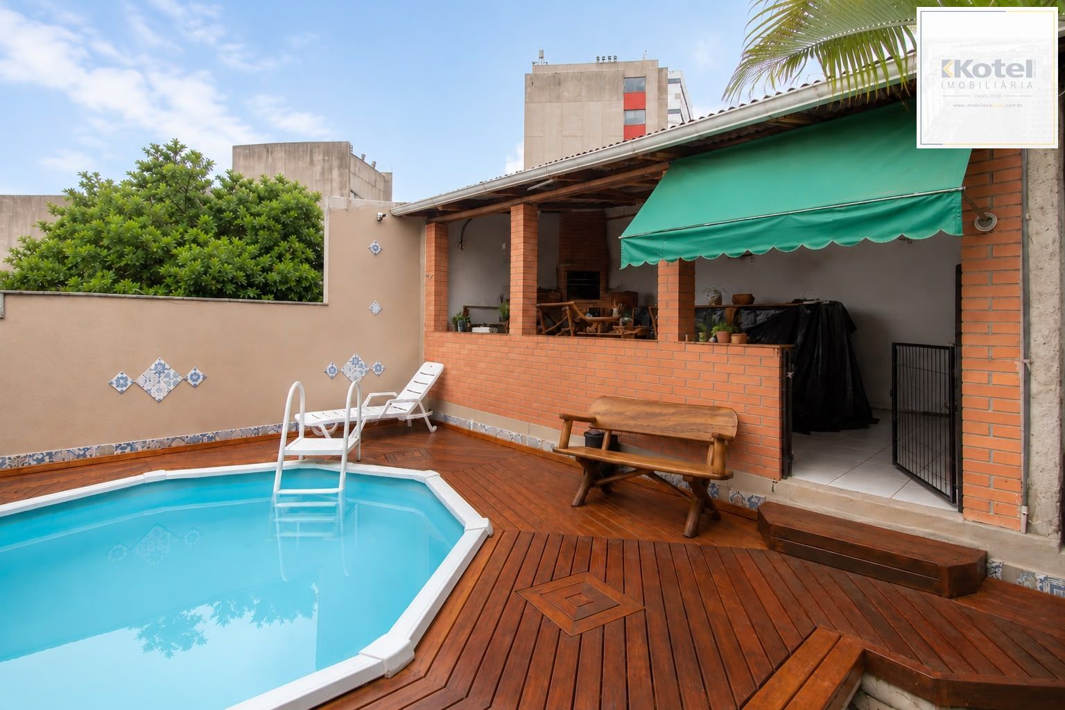 Casa semimobiliada com 3 dormitórios, suíte e espaço gourmet em Santa Tereza – Porto Alegre