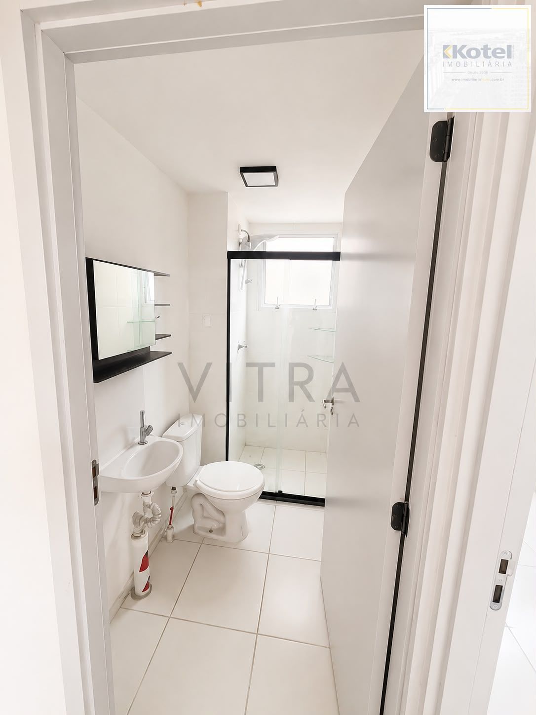 Apartamento de 2 com 1 vaga de garagem semi mobiliado, Santa Tereza