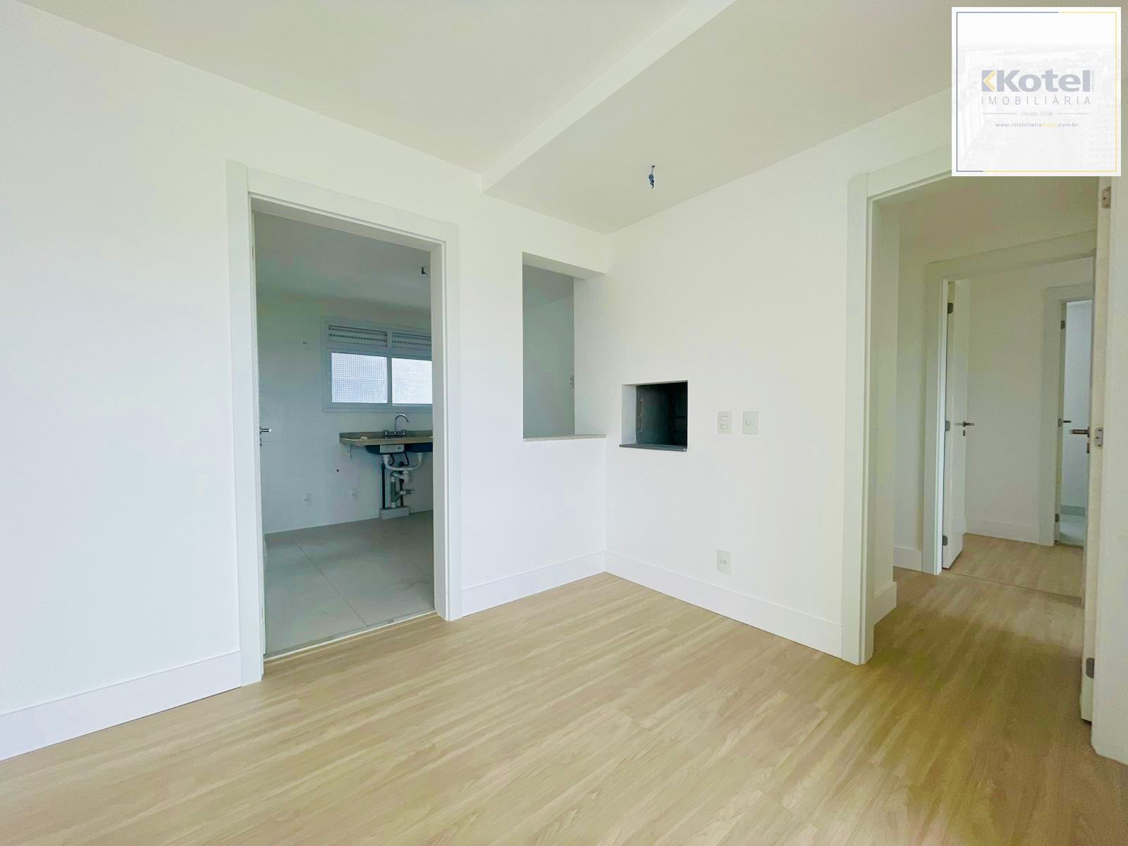 Apartamento com lareira, churrasqueira e 3 dormitórios no Central Park
