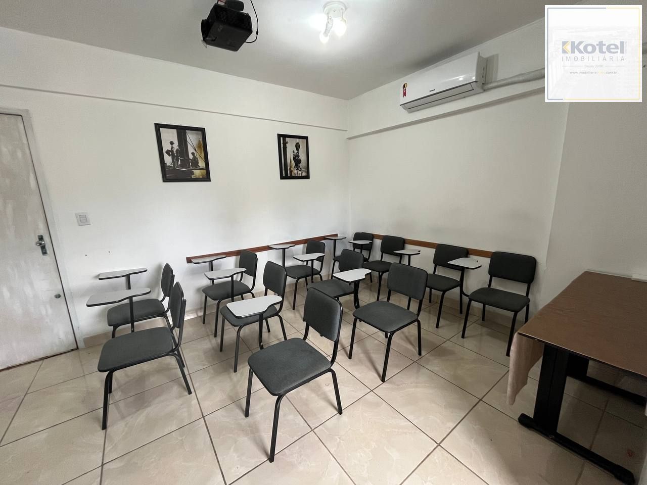 Sala comercial à venda – Andar alto, ótima vista