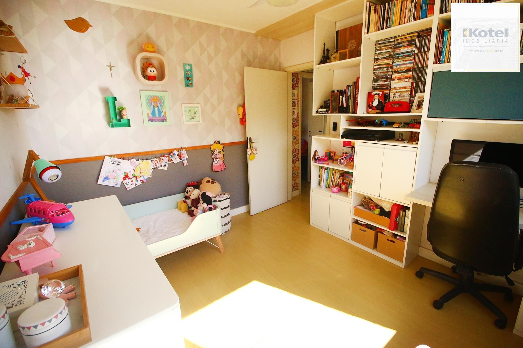 Apartamento Semi Mobiliado com Vista para Praça na Medianeira – 2 Dormitórios e Excelente Localização! — foto 3