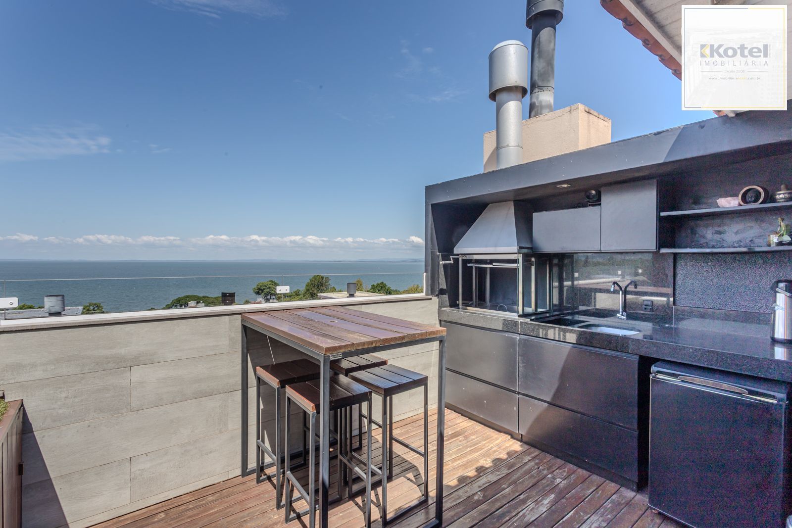 Casa com 3 suítes, Jacuzzi e vista panorâmica para o Guaíba