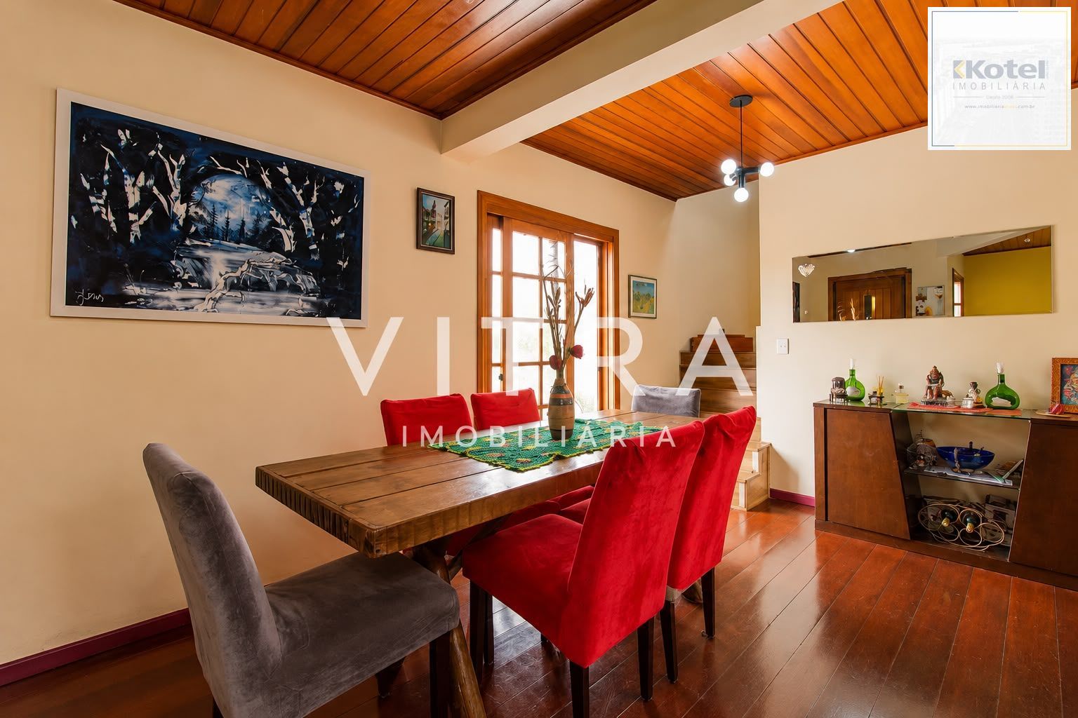 Casa semimobiliada com 3 dormitórios, suíte e espaço gourmet em Santa Tereza – Porto Alegre