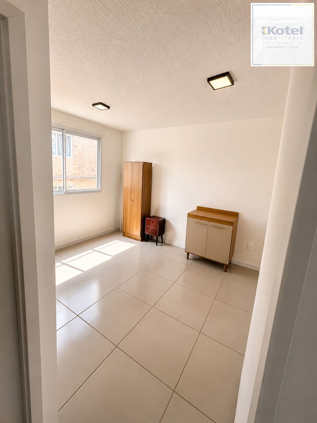 Apartamento de 2 com 1 vaga de garagem semi mobiliado, Santa Tereza