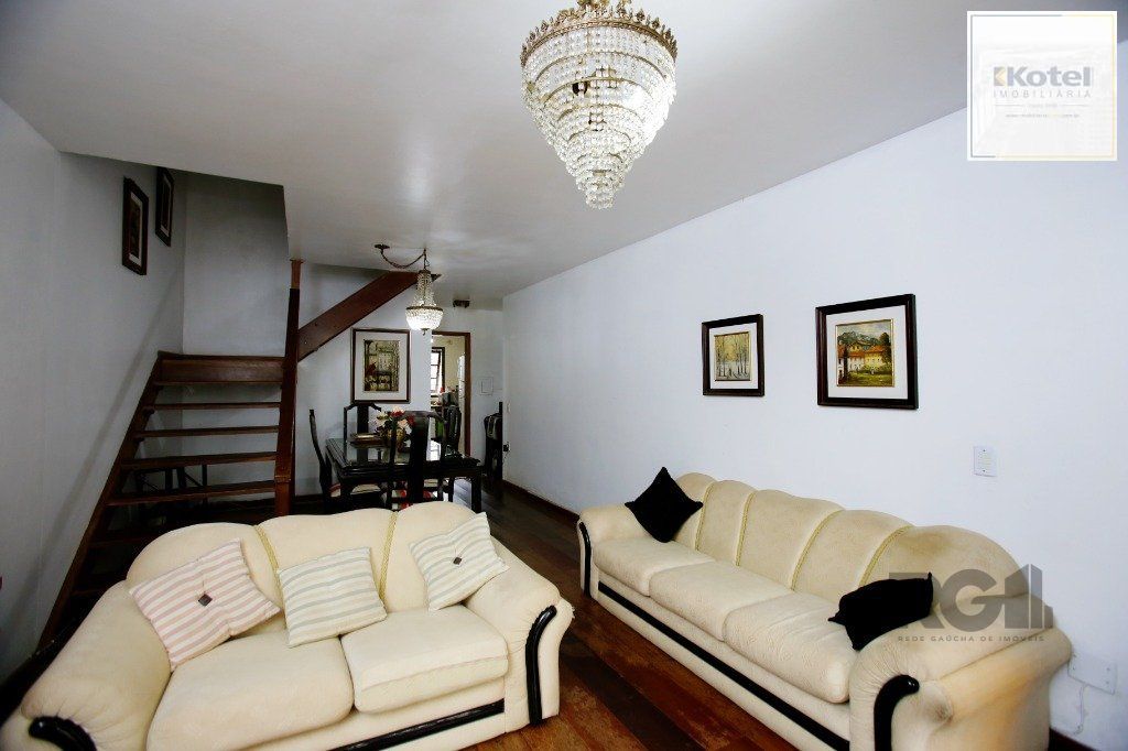 Casa 3 Dormitório(s) Bairro Petrópolis