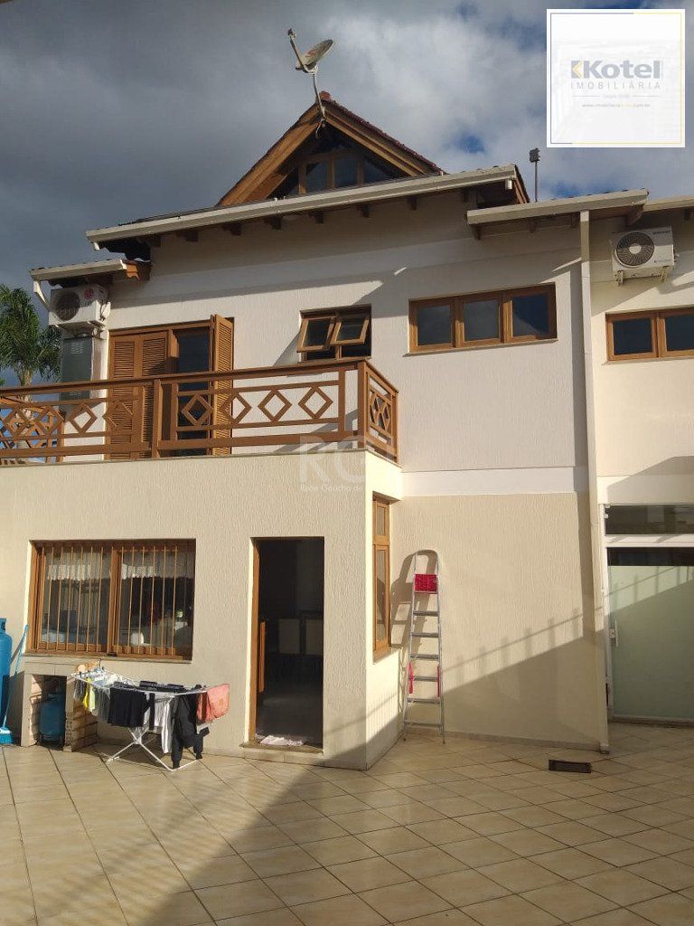 Casa Condominio para Venda - 237.24m², 3 dormitórios, sendo 1 suites, 2 vagas - Alto Petrópolis