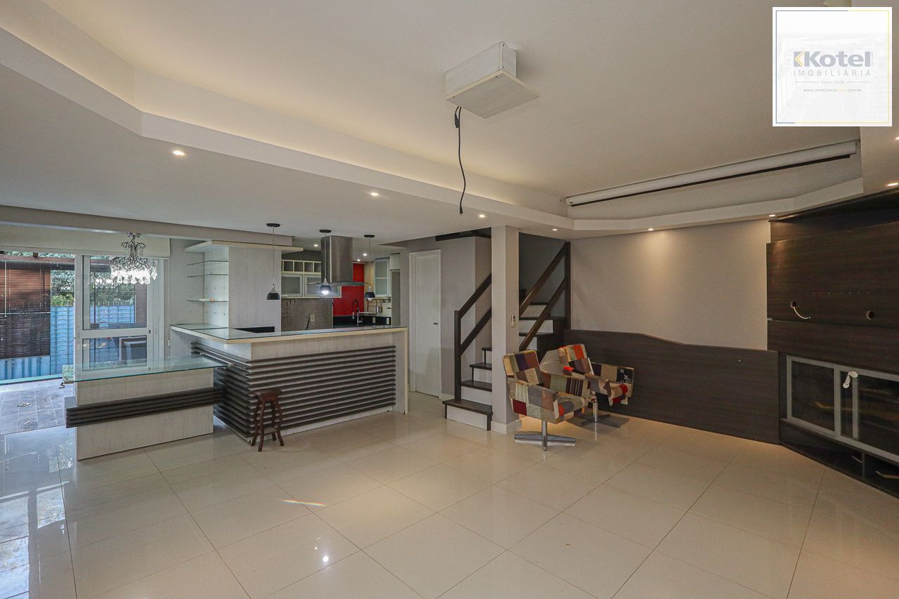 Casa em Bairro exclusivo e condominio fechado com infra estrutura