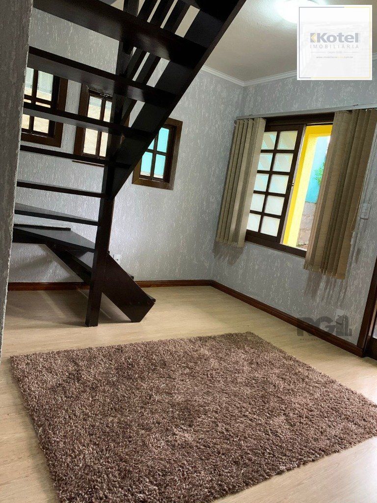 Casa sobrado com 03 dormitórios e garagem para 3 carros na cidade de Nova Petrópolis — foto 3