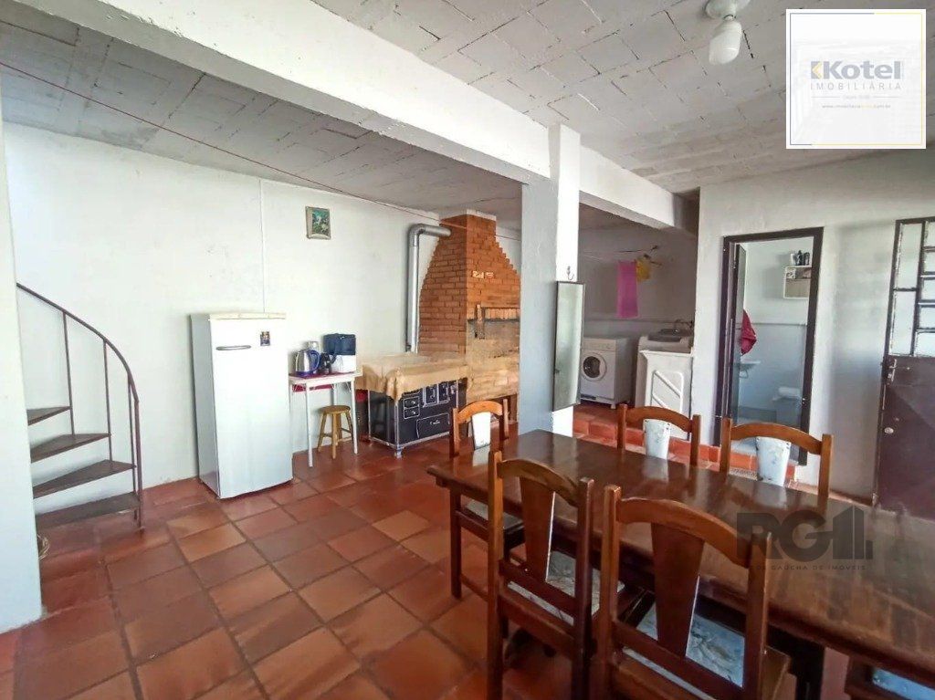 Casa com 3 quartos espaçosos, 2 banheiros bem distribuídos e 2 vagas de garagem — foto 3