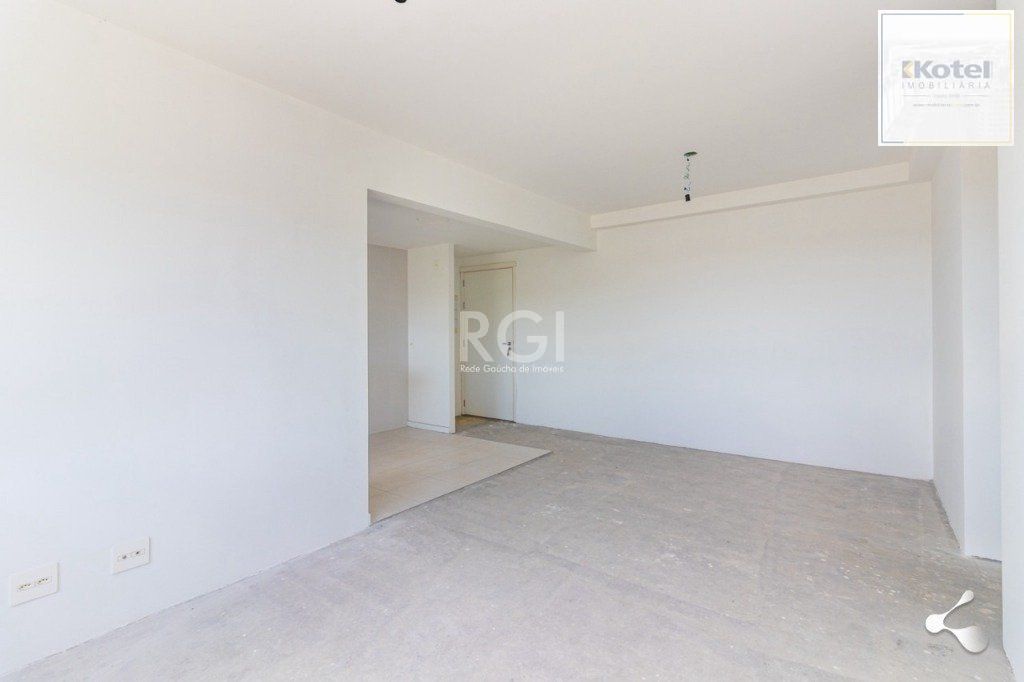 Vende apartamento, 03 dormitórios, living para dois ambientes, banheiro social, cozinha com churrasqueira e área de serviço e garagem.