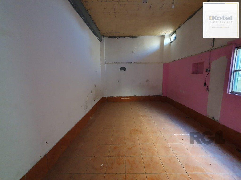 Casa 2 dormitórios próximo shopping Canoas