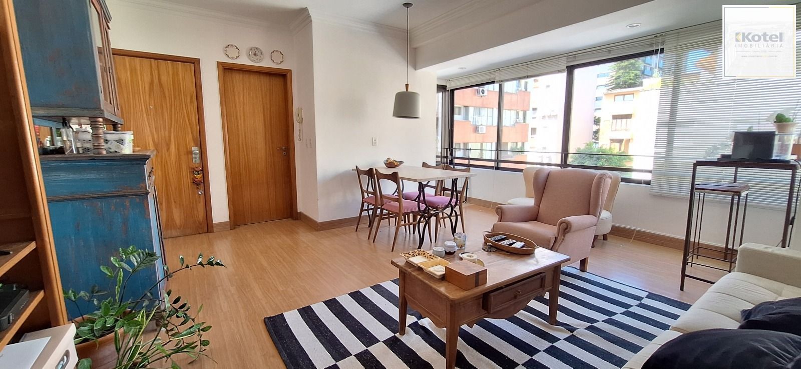 Apartamento 01 dormitório com garagem no Mont Serrat