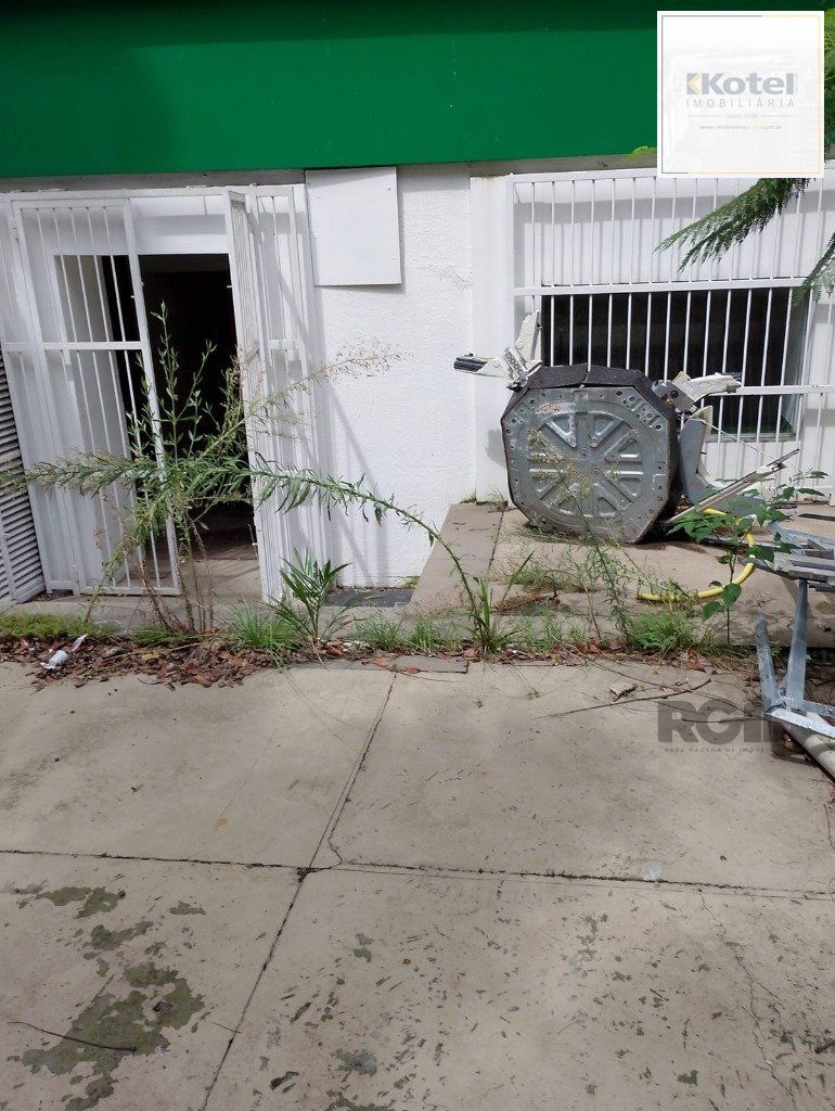 Loja comercial desocupada à venda no coração de Porto Alegre, localizada na Rua Mostardeiro — foto 3