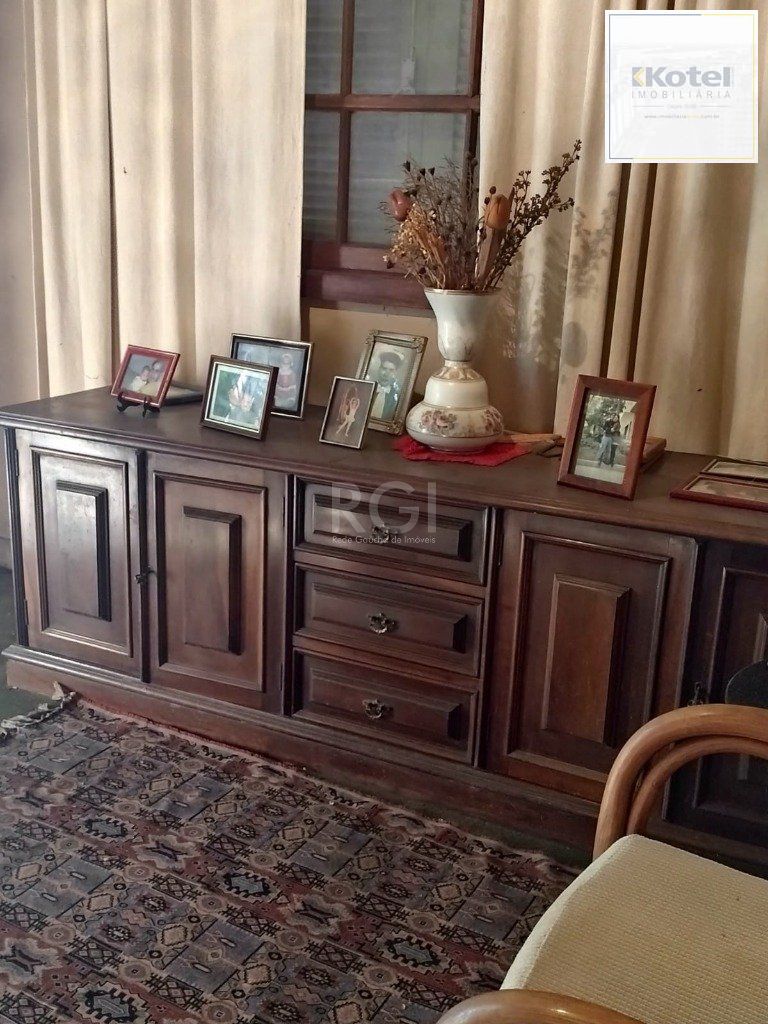 Casa para Venda - 137m², 1 dormitório, sendo 1 suites, 4 vagas - Floresta — foto 3