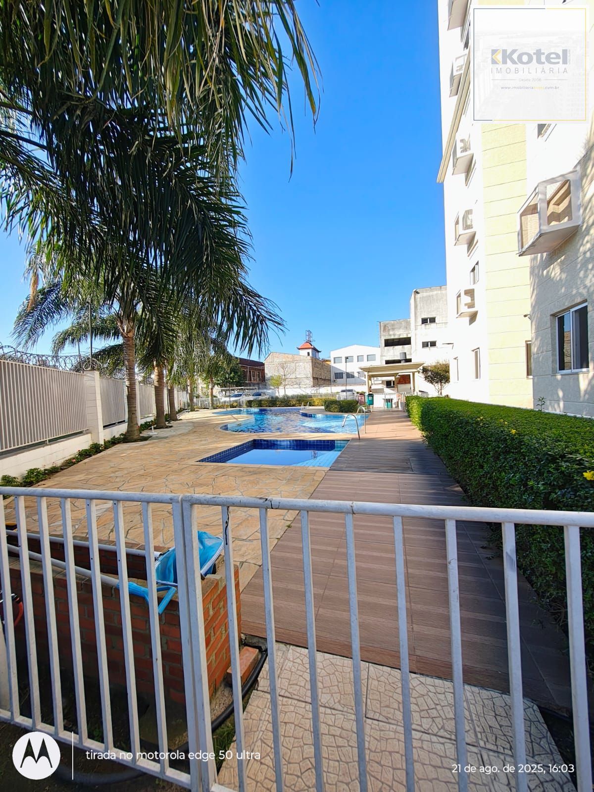 Apartamento 3 quartos, com garagem.