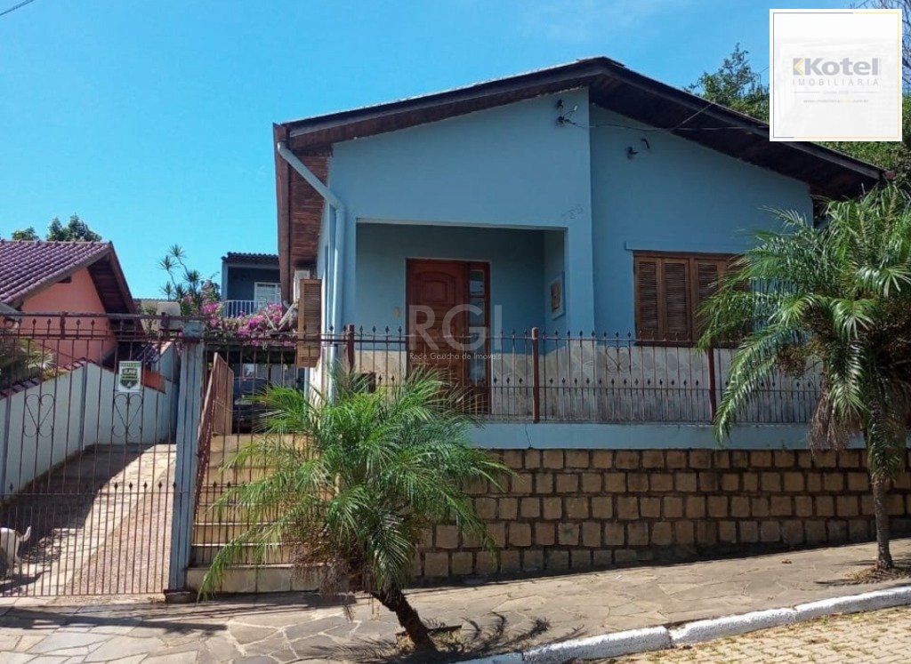 Casa para Venda - 300m², 5 dormitórios, sendo 2 suites, 4 vagas - Bela Vista