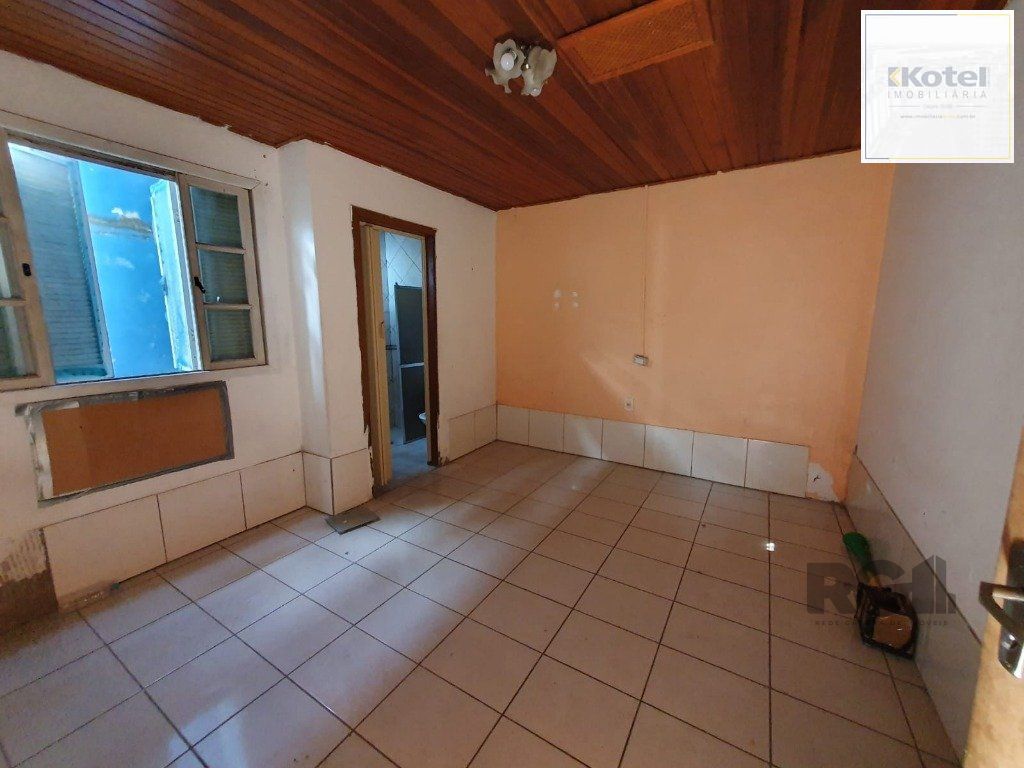 Casa 2 dormitórios próximo shopping Canoas