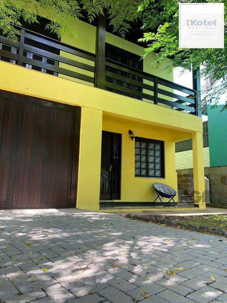Casa sobrado com 03 dormitórios e garagem para 3 carros na cidade de Nova Petrópolis — foto 4
