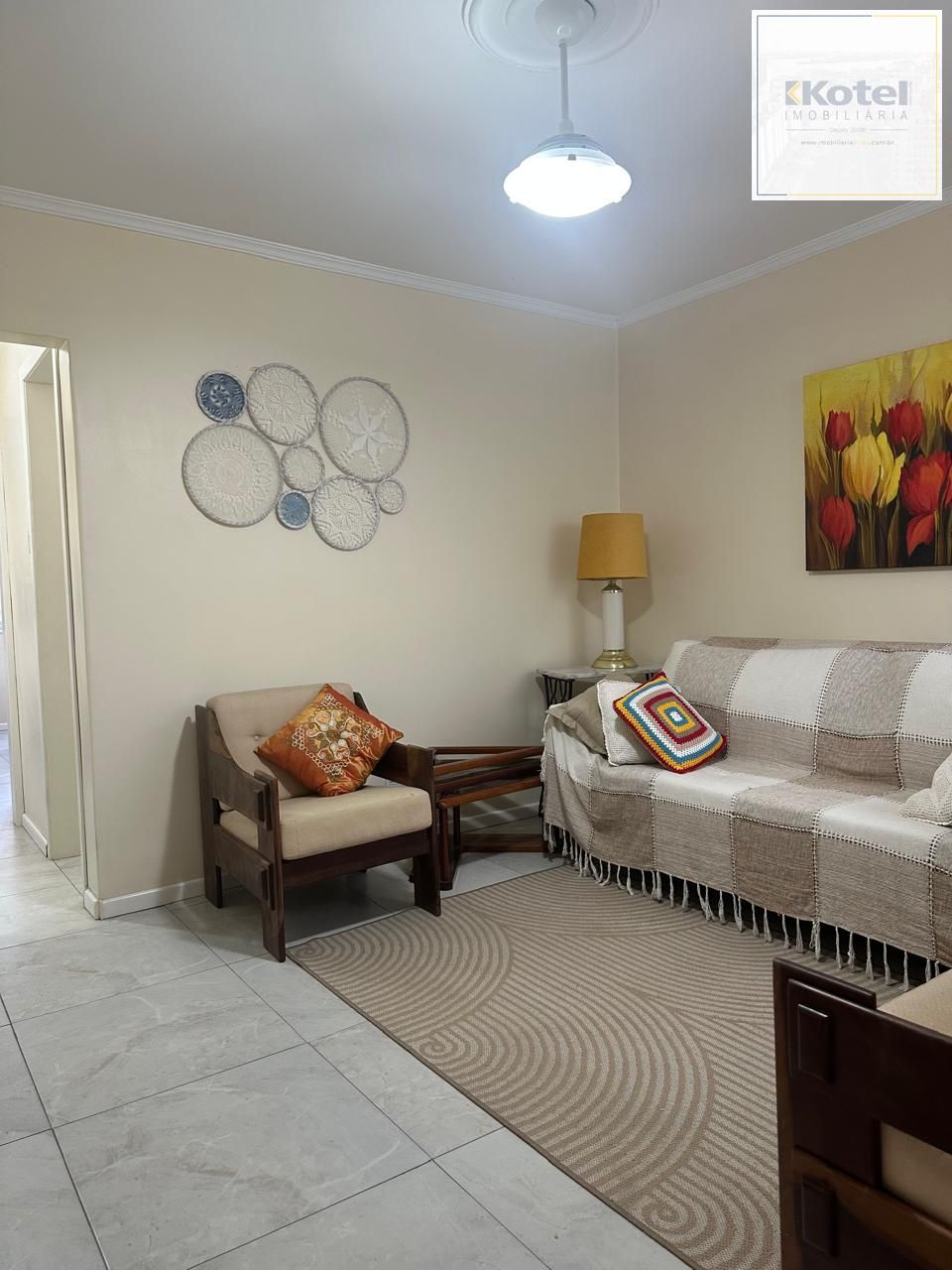 Apartamento de 01 quarto, de frente todo reformado.