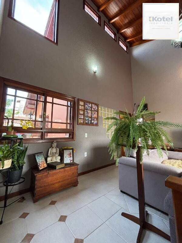 Casa 03 dormitorios Viamão
