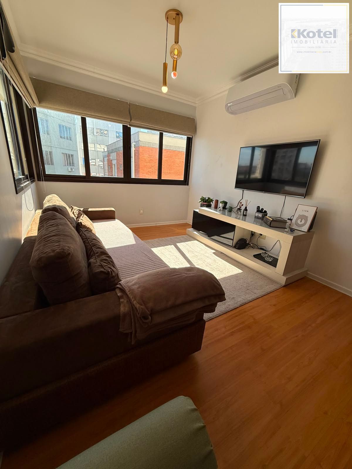 Apartamento semimobiliado no Moinhos de Vento