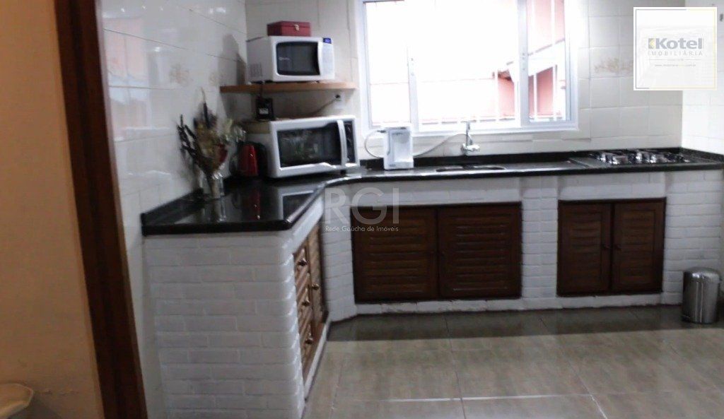 Casa para Venda - 300m², 5 dormitórios, sendo 2 suites, 4 vagas - Bela Vista