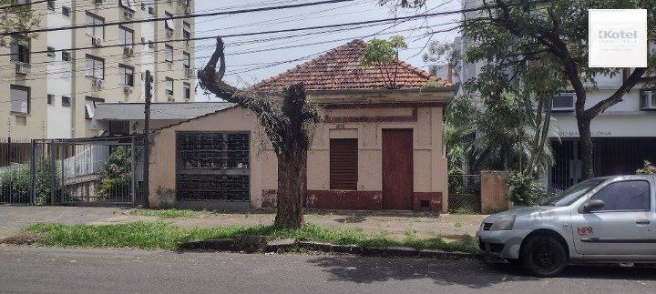 Terreno no Bairro Higienópolis em Porto Alegre com 348 m2