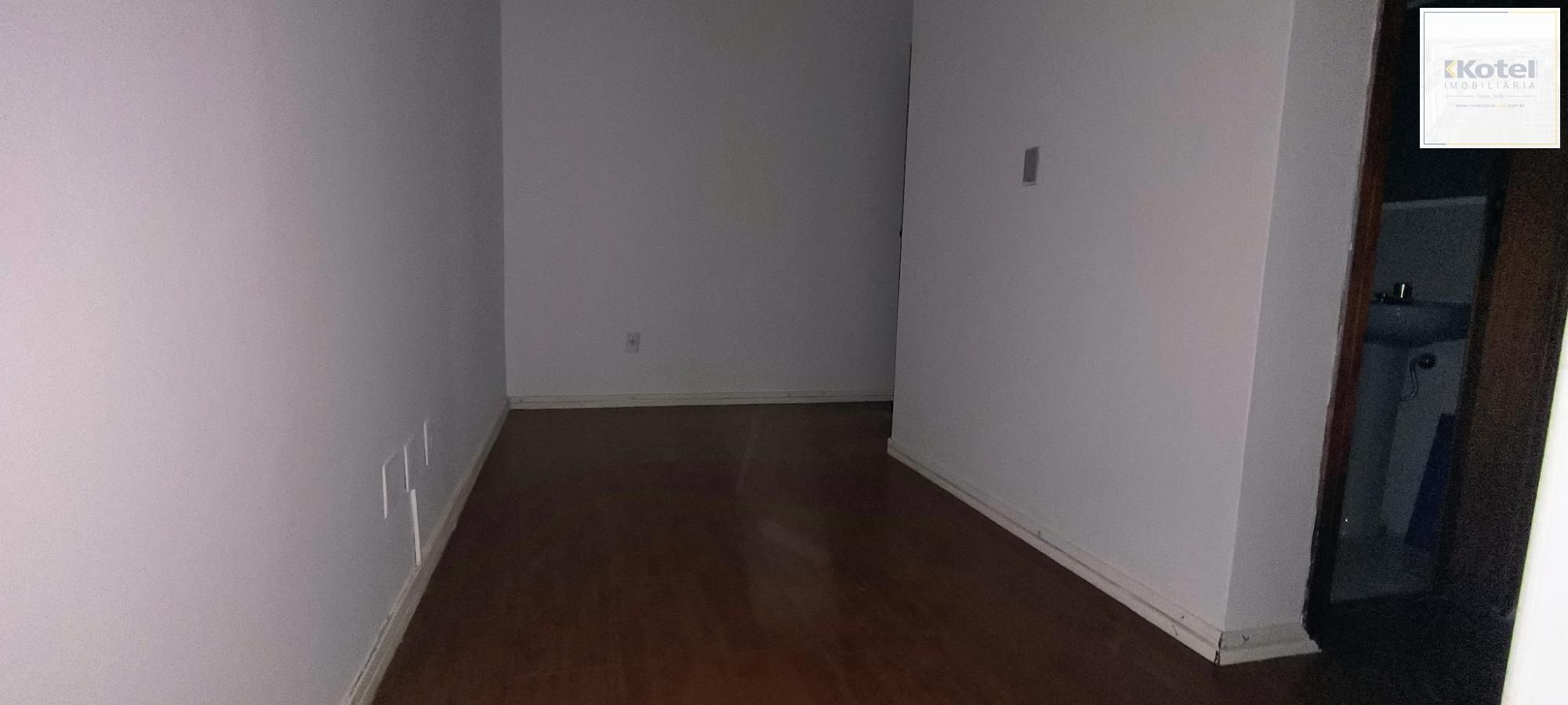 CONJUNTO  COMERCIAL  NA  AVENIDA CRISTÓVÃO COLOMBO