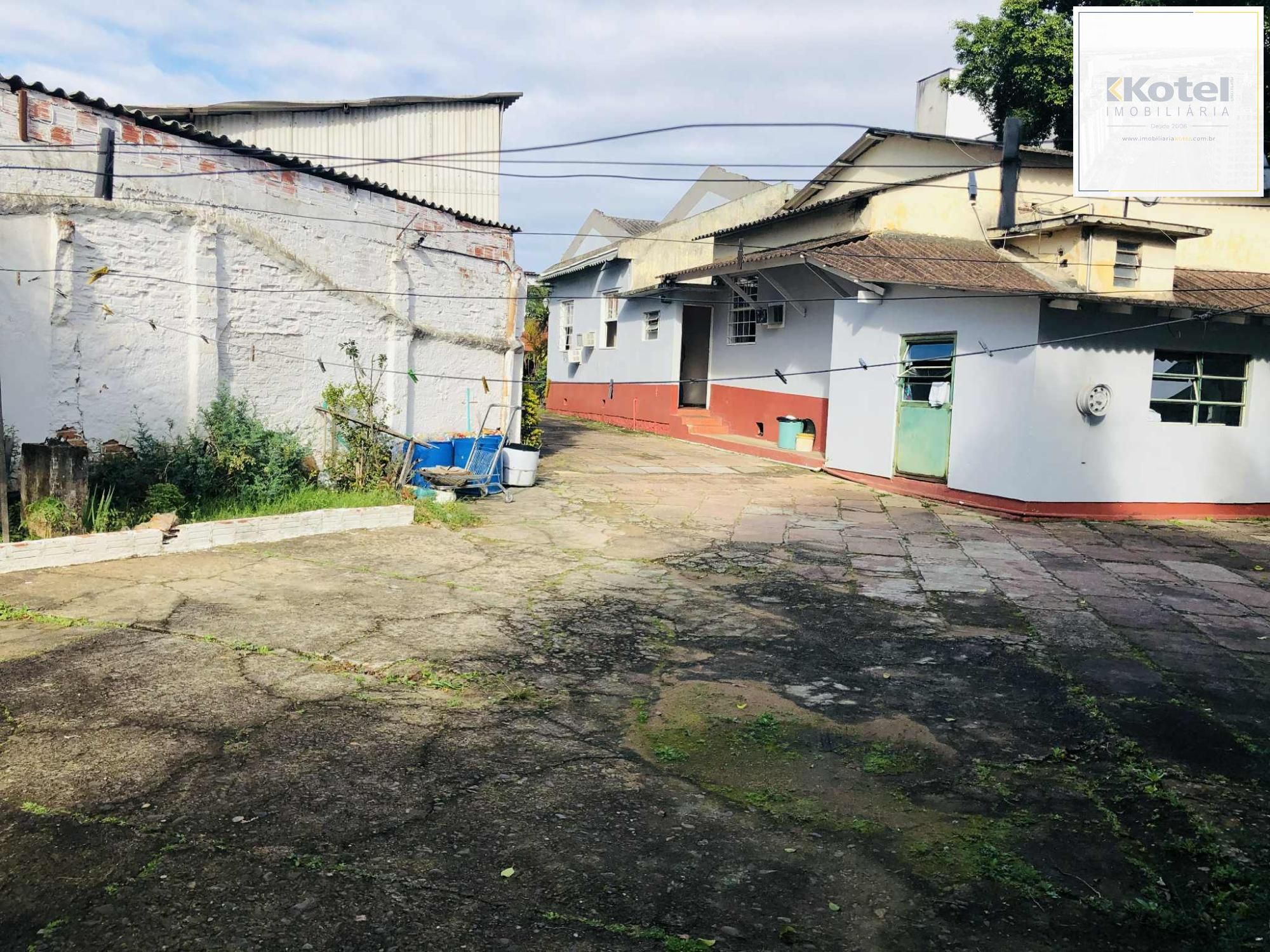 Vende terreno  pronto para construir, esta é a sua chance! Localizado na Avenida Bento Gonçalves, Porto Alegre/RS, terreno que mede 22m² de testada, com frente a fundos de 58m², com fundos para Gomes Jardim. — foto 2