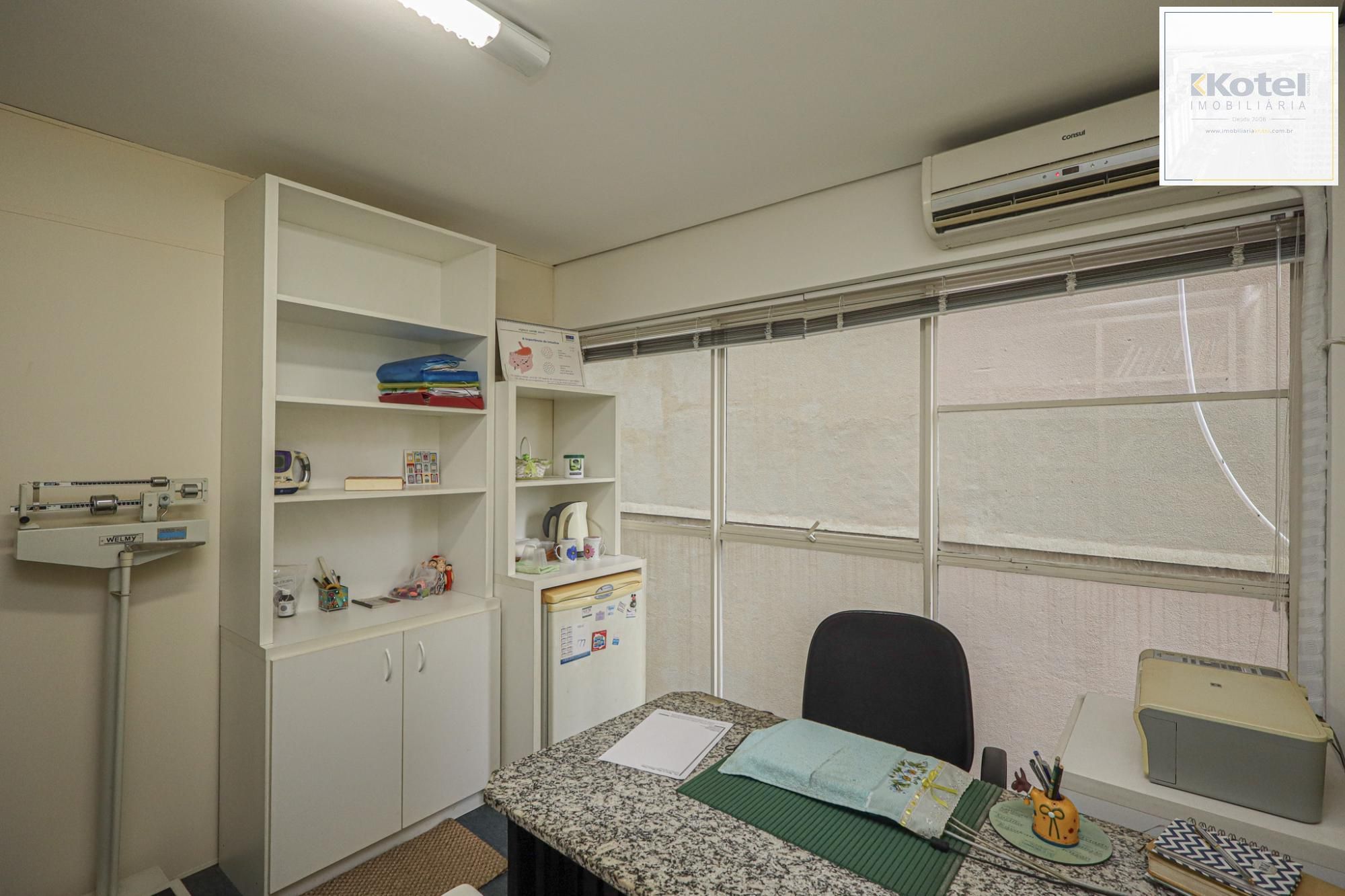 Sala comercial - com portaria / recepção e elevador semimobiliado