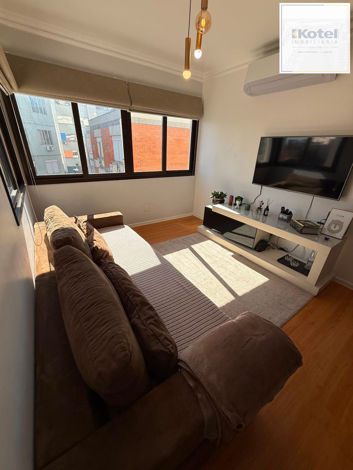 Apartamento semimobiliado no Moinhos de Vento