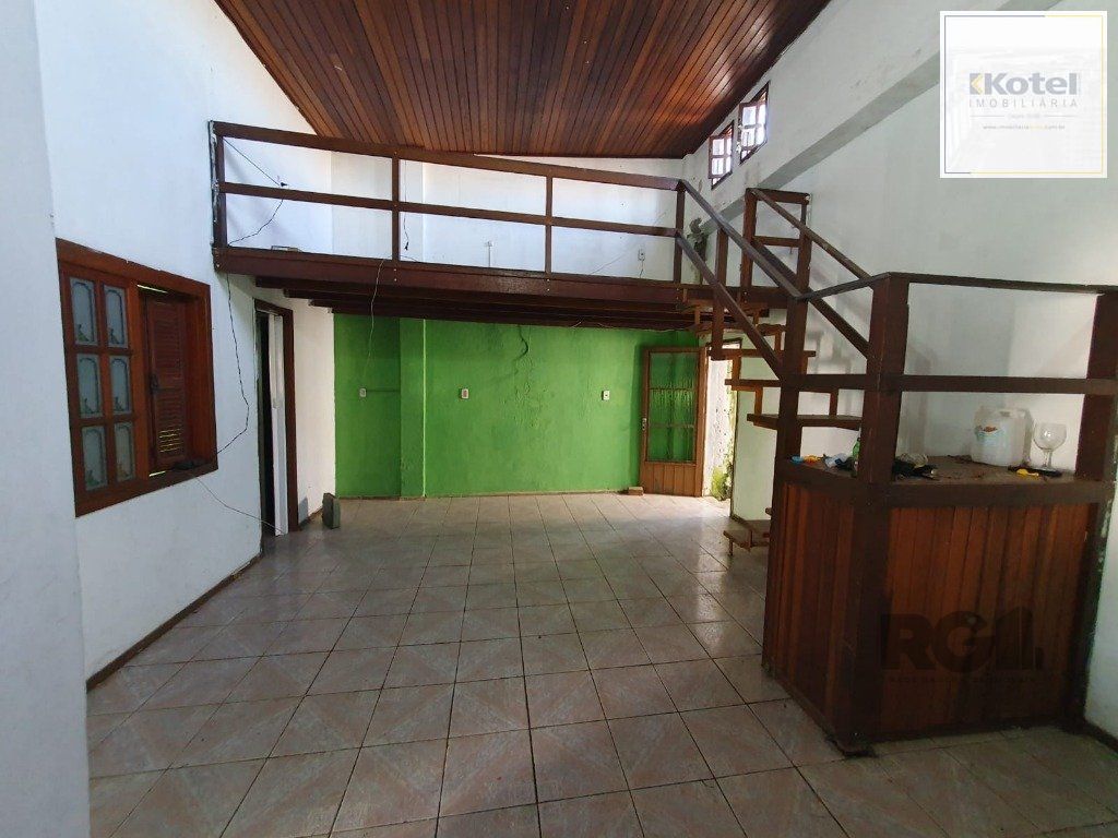 Casa 2 dormitórios próximo shopping Canoas