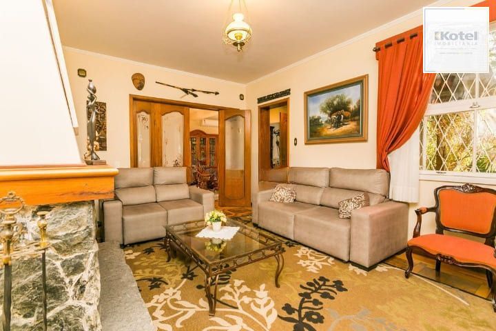 Casa em Petrópolis com terreno de 460 m2