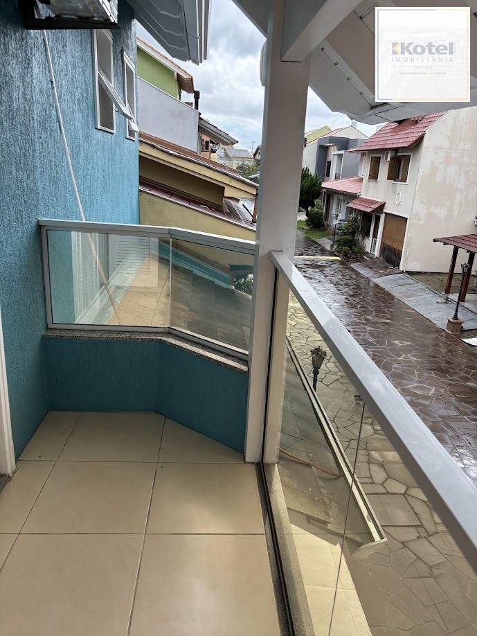 Casa em Condomínio com 3 Dormitórios, Suíte, Sótão e 2 Vagas — foto 4