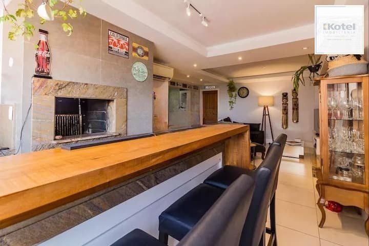 Apartamento à venda, 2 Quartos, 2 Banheiros, 2 Vagas, Bairro Menino Deus