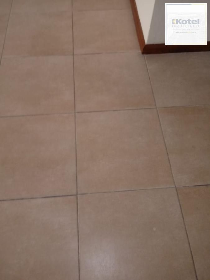 Sala comercial à venda, localizada no coração de Canoas, Rio Grande do Sul. Este imóvel espaçoso e moderno conta com 1 quarto, 1 banheiro e uma vista panorâmica deslumbrante