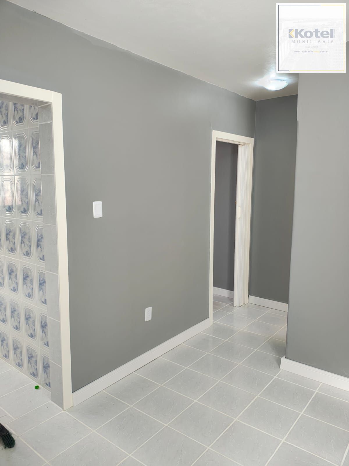 Apartamento de 01 quarto com estacionamento rotativo.