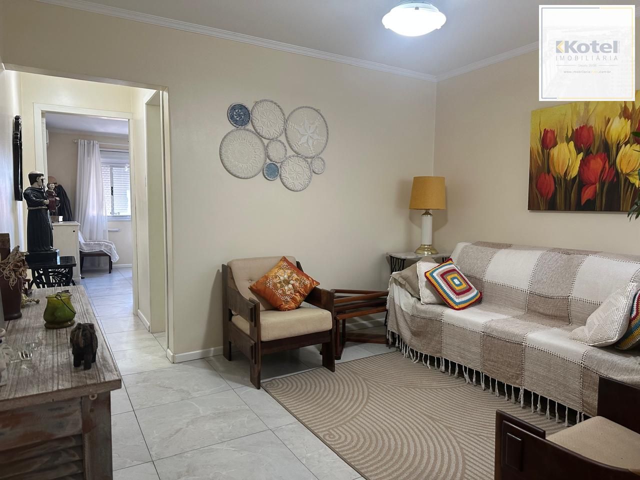 Apartamento de 01 quarto, de frente todo reformado.