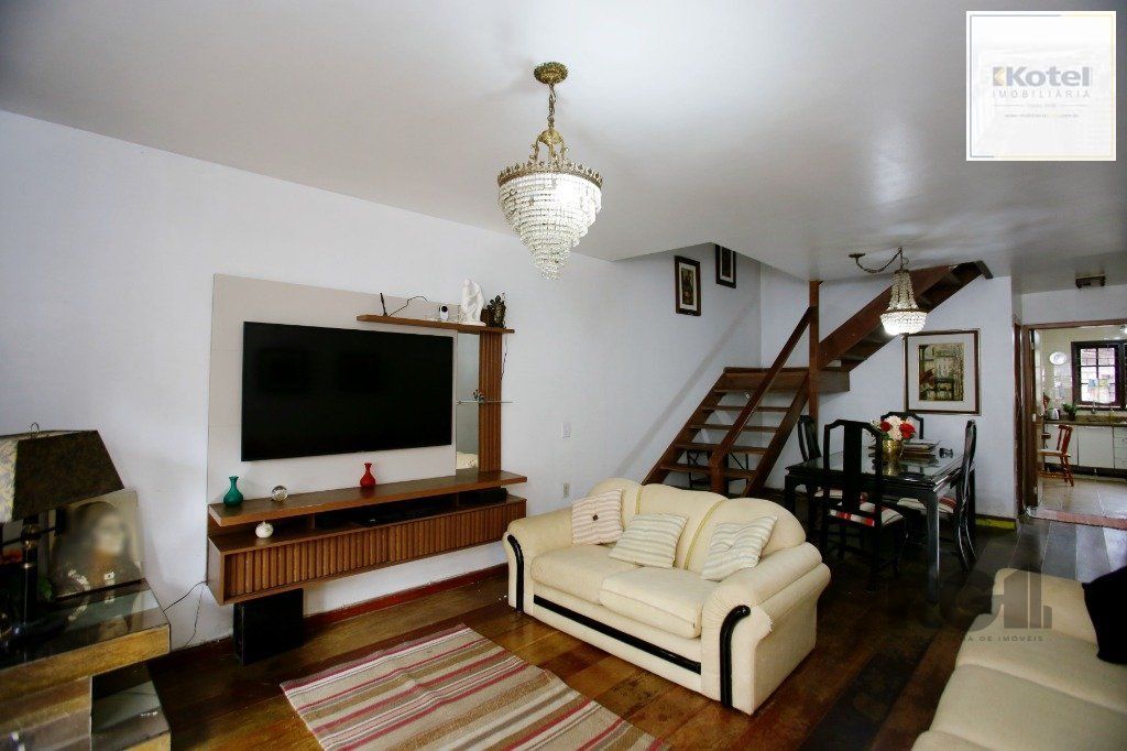 Casa 3 Dormitório(s) Bairro Petrópolis
