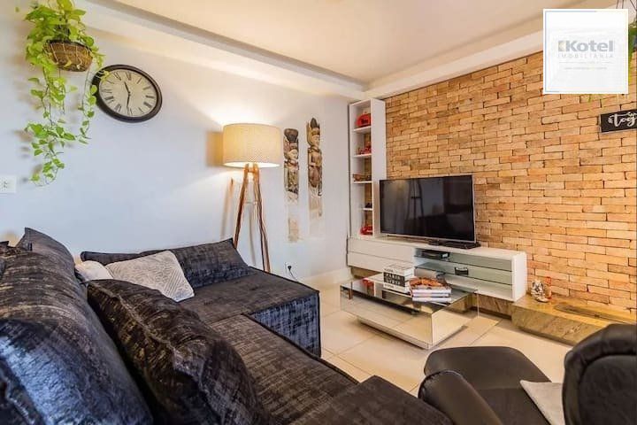 Apartamento à venda, 2 Quartos, 2 Banheiros, 2 Vagas, Bairro Menino Deus