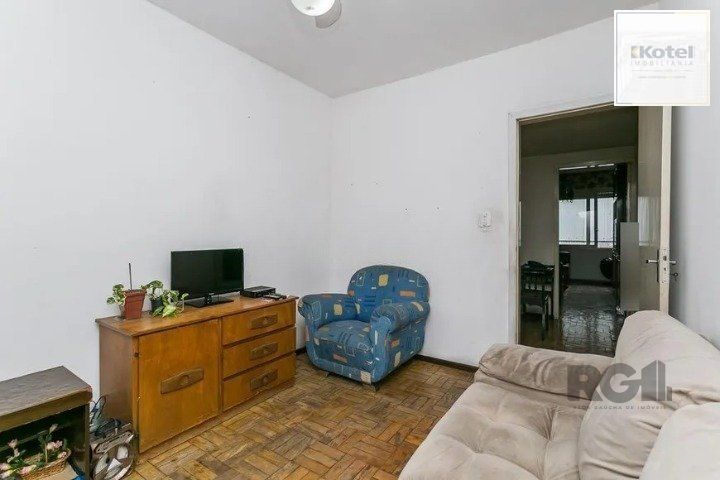 Casa Residencial ou comercial com 4 dormitórios, 2 banheiros — foto 2