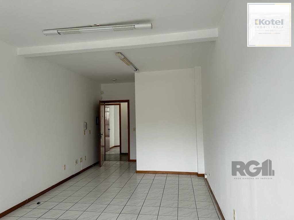 Prédio comercial com 02 lojas e 06 salas no bairro Jardim Itu, Porto Alegre/RS